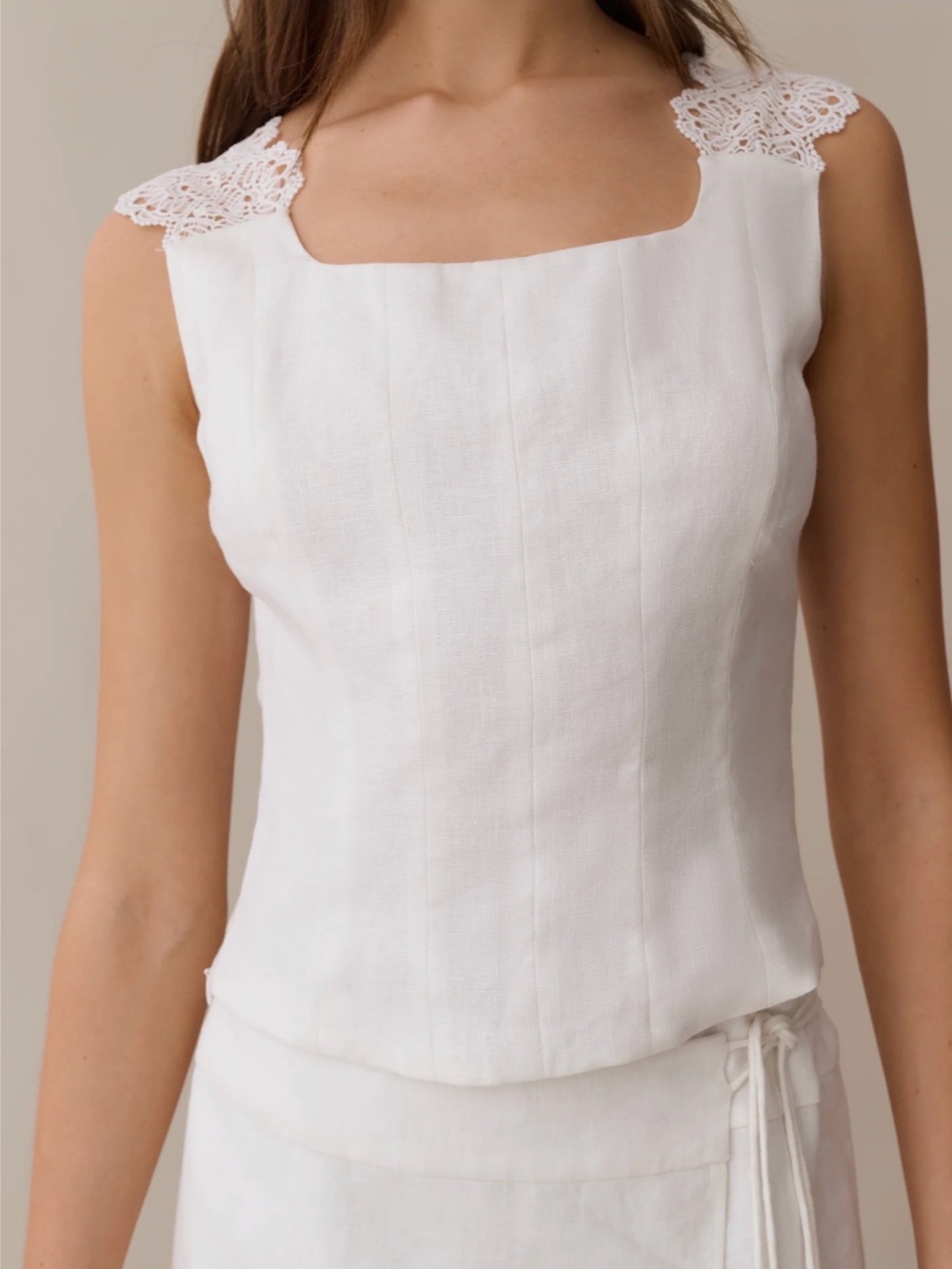 Few Moda kourt NWT Stacy 100% Linen White Lace-Shoulder Square Neck Tank